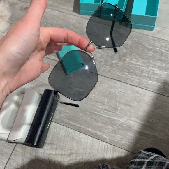 Amazing Tiffany Sunglasses 💔 - Picture 2 of 15